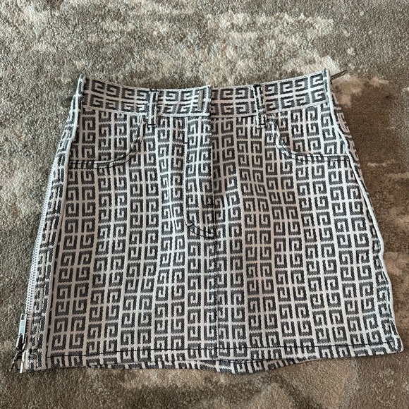 Dresses & Skirts - Givenchy Skirt